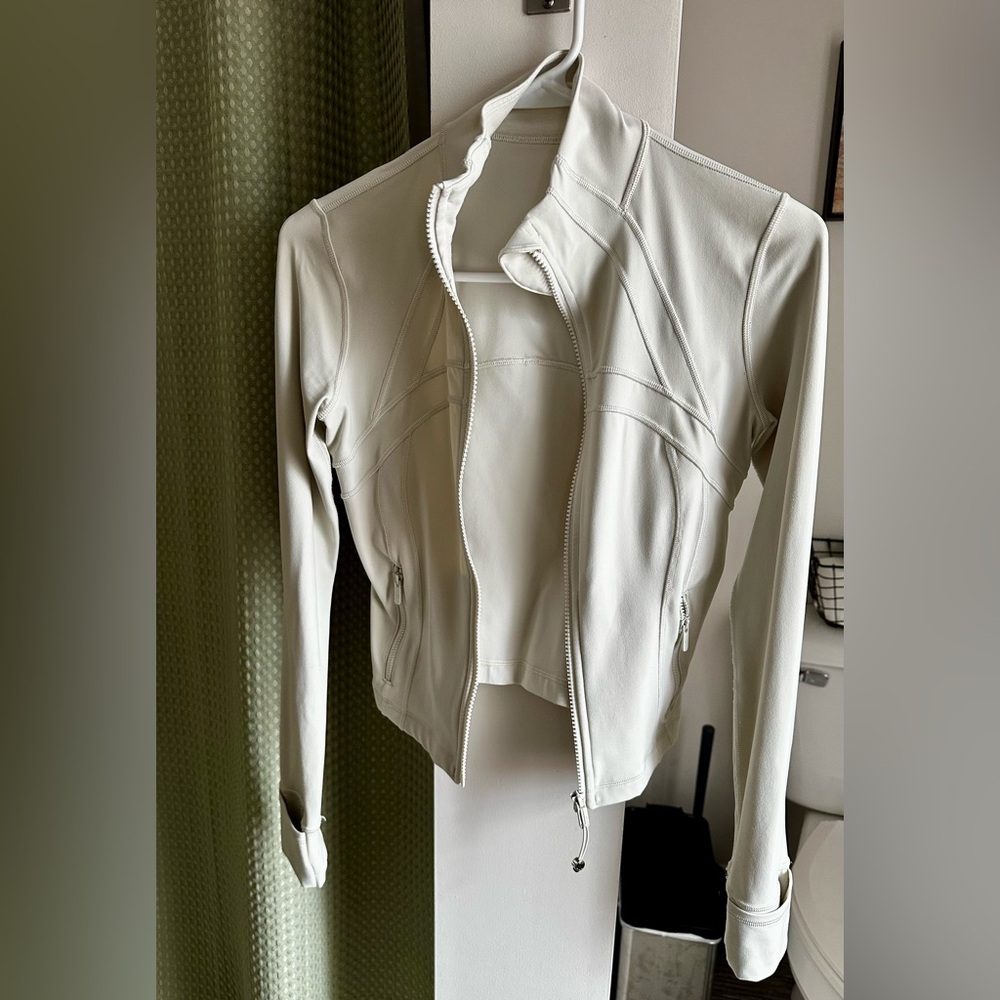 Lululemon Define Cropped jacket Size 4